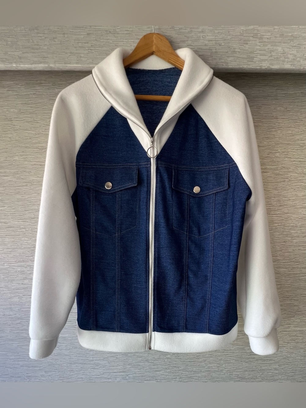 Blue and White Zip-Front Lightweight Jacket 💙New🤍